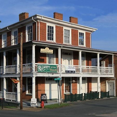 The Lafayette Inn & Restaurant Stanardsville Екстер'єр фото
