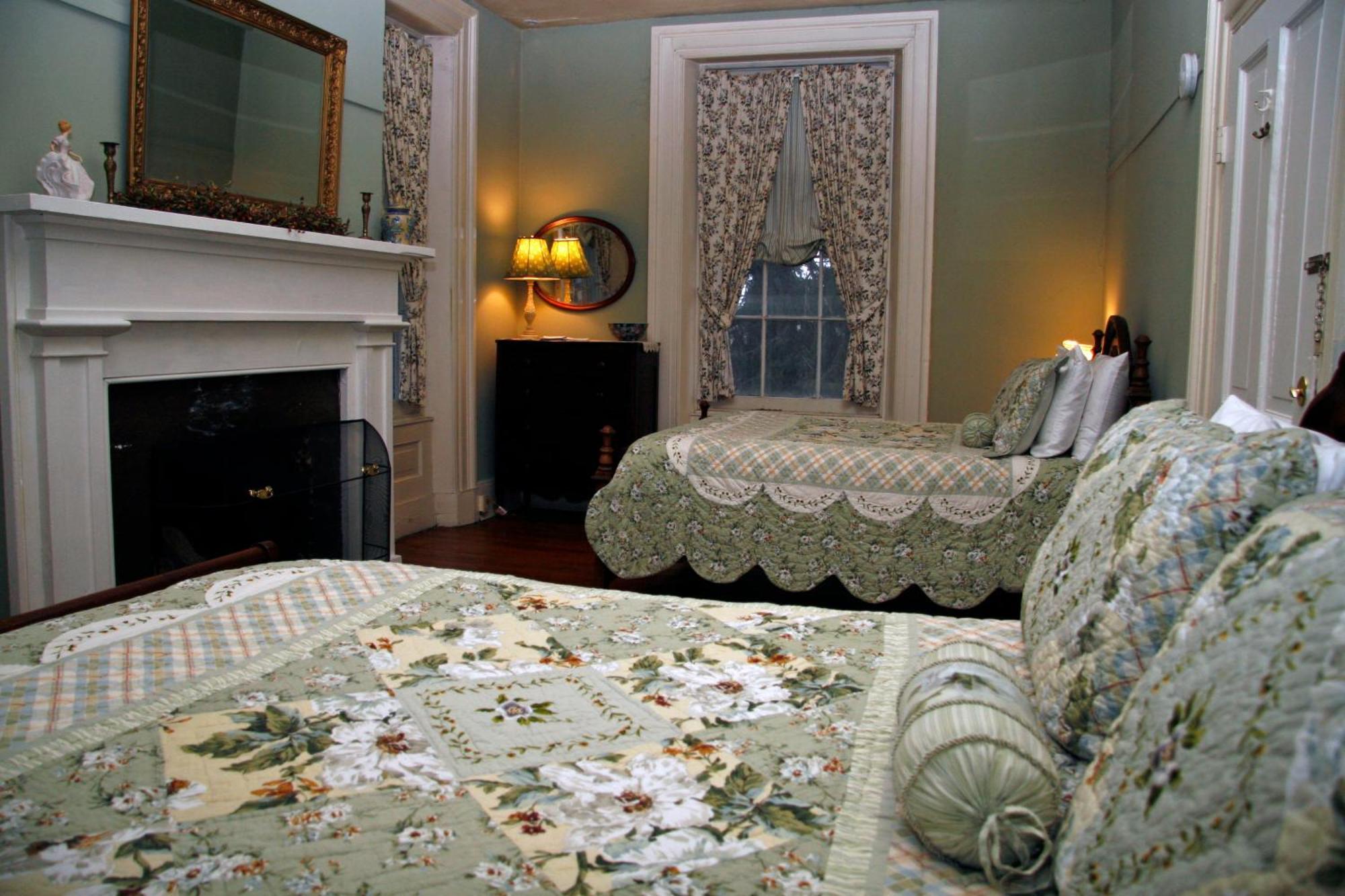 The Lafayette Inn & Restaurant Stanardsville Екстер'єр фото