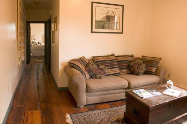 The Lafayette Inn & Restaurant Stanardsville Екстер'єр фото